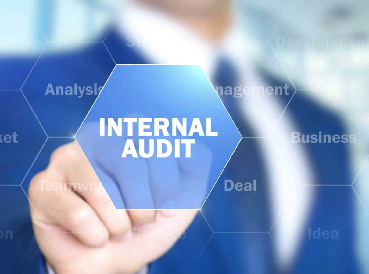 how can i become an iso certified internal auditor